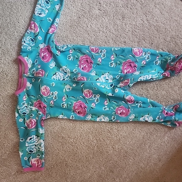 Bundle - Picture 5 of 5